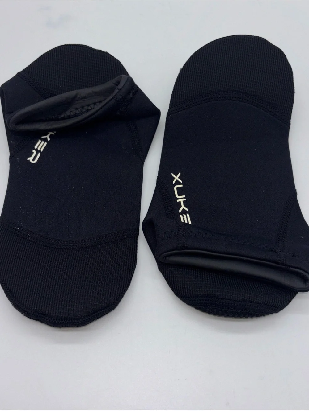 Xuker Neoprene Unisex Water Sand Socks 3mm, Black, Large M9/10, W10/11